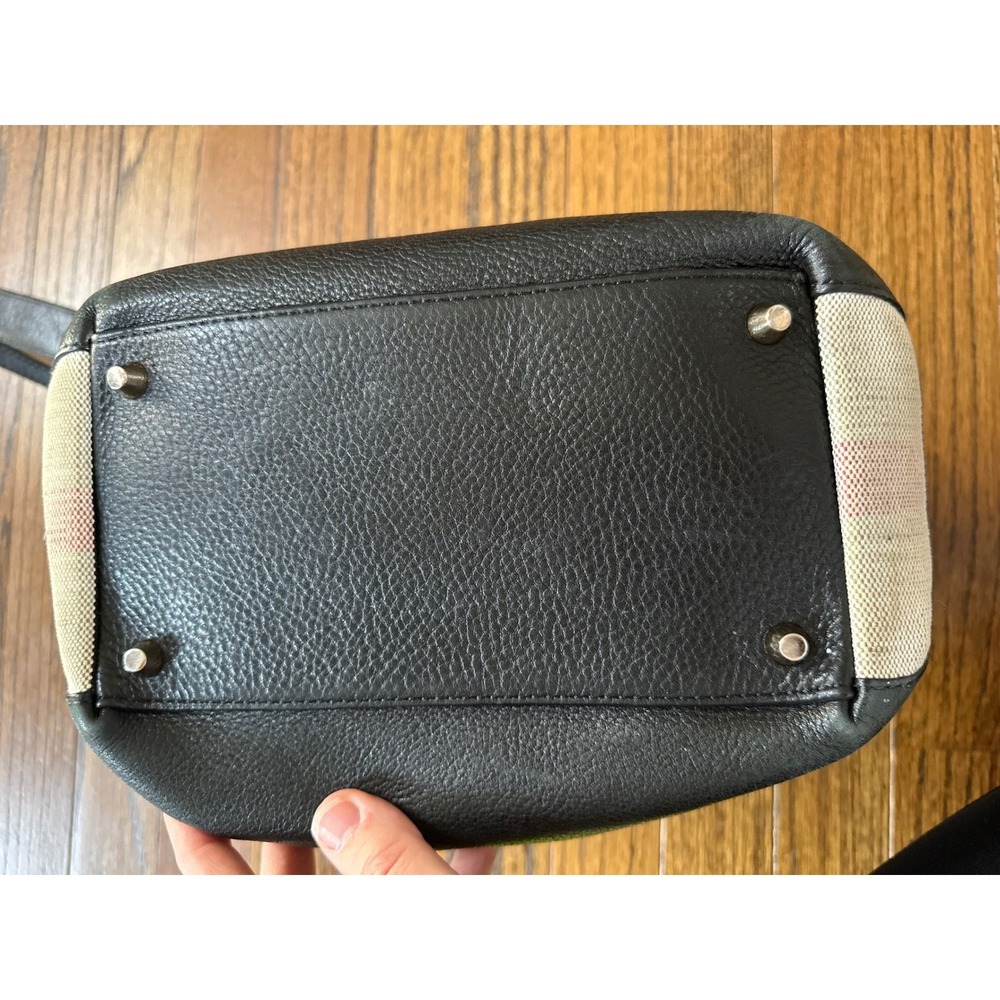 Burberry Maidstone Brit Grained Black Pebble Shoulder Bag - Picture 4 of 13